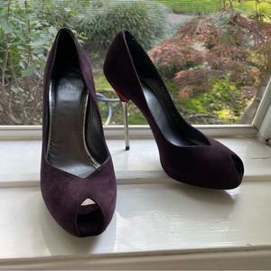 Stuart Weitzman Purple Burgandy Suede Heels